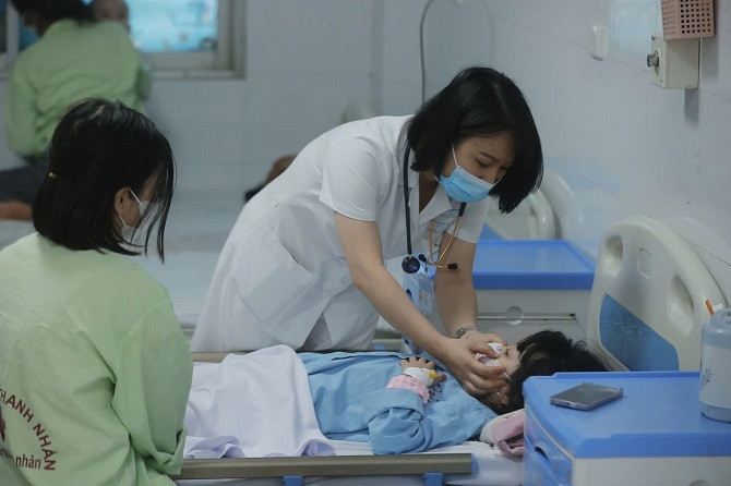 Hà Nội: Kiểm soát nhiễm khuẩn, phòng lây nhiễm chéo bệnh sởi trong các cơ sở y tế