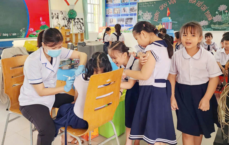 Bình Dương: TP. Thủ Dầu Một đồng loạt triển khai tiêm vaccine sởi cho trẻ