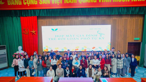 Ngày Thế giới nhận thức về tự kỷ 2/4: Hãy chơi với con thật nhiều