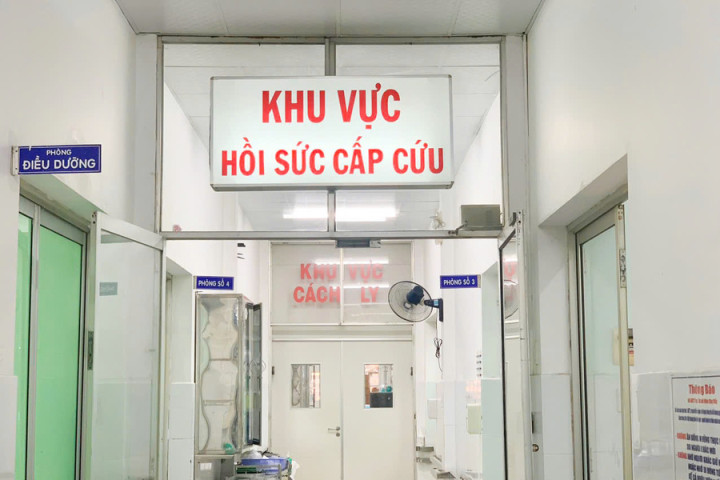 TP. Hồ Chí Minh: Sáu người nhập viện cấp cứu sau khi uống rượu trái cây