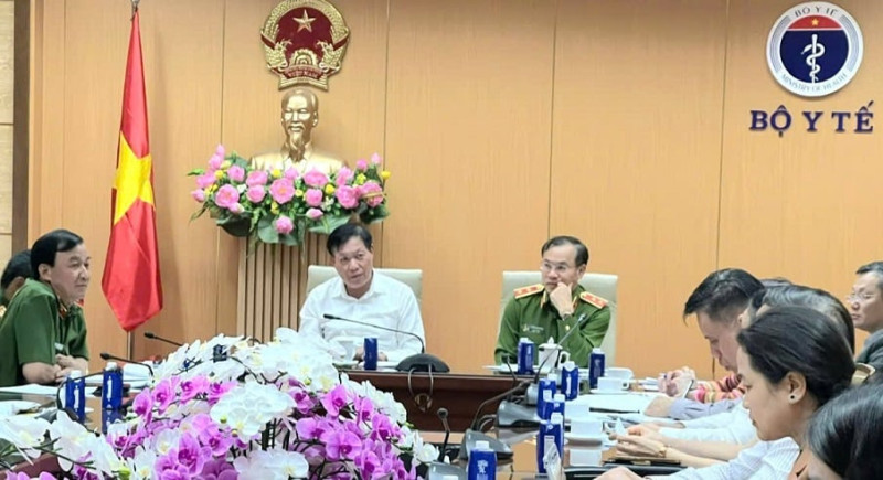 Bộ Công an và Bộ Y tế bàn xem xét tăng chế tài xử phạt vi phạm an toàn thực phẩm
