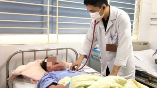 Hà Nội: Tiếp nhận nữ bệnh nhân nhập viện vì hội chứng hoại tử da do thuốc