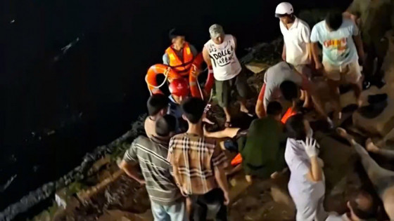Khánh Hoà: Nam thanh niên đuối sức, ngất xỉu do lao xuống nước cứu cô gái nhảy cầu