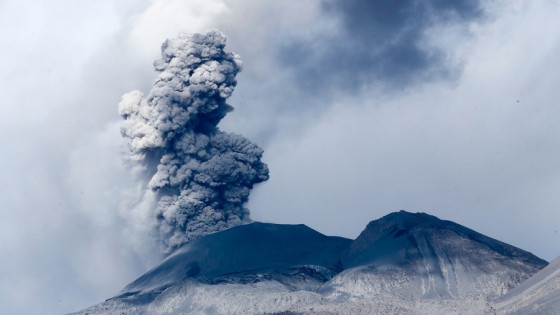 Nga: Xảy ra phun trào núi lửa trên bán đảo Kamchatka