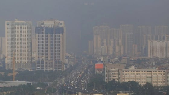 Hà Nội: Chất lượng không khí ngày 14/4 diễn biến phức tạp và ô nhiễm cục bộ