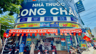 Long Châu đồng loạt phủ cờ Tổ quốc ở hơn 2025 nhà thuốc trên toàn quốc nhân dịp lễ 30/4 - 1/5