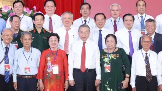 Tổng Bí thư Tô Lâm gặp mặt cán bộ lão thành cách mạng, người có công, gia đình chính sách tiêu biểu