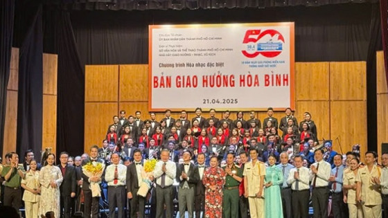 Tổng Bí thư Tô Lâm dự Chương trình hòa nhạc đặc biệt "Bản giao hưởng hòa bình"