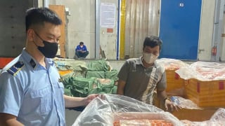 Hà Nội: Phát hiện kho đông lạnh chứa hơn 7 tấn trứng non, tràng gà, nầm lợn không rõ nguồn gốc
