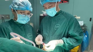 Hà Nội: Mổ não thức tỉnh cứu nam bệnh nhân bị máu tụ chèn ép não