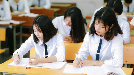 Hà Nội nghiêm cấm dạy thêm trong dịp hè, trường học chỉ được tổ chức ôn tập hỗ trợ học sinh yếu