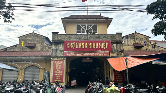 Nhiều cửa hàng tại chợ vải Ninh Hiệp "bất ngờ" đóng cửa, ngừng kinh doanh?