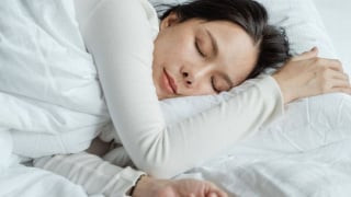 Ngủ quá nhiều hay quá ít đều gây hại cho tim