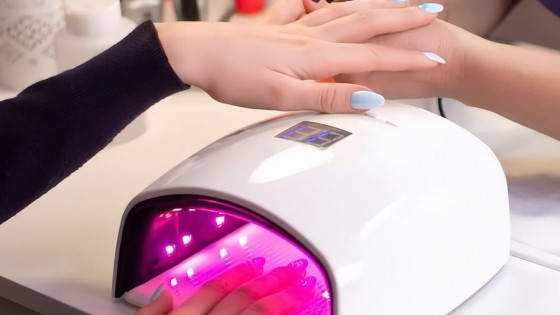 Tia UV từ máy sấy nails nguy hiểm đến mức nào?