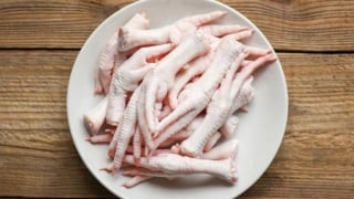 Lợi ích và rủi ro khi ăn chân gà