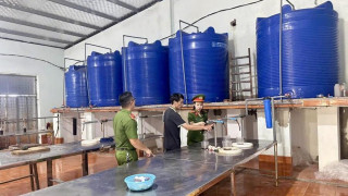 Công an tỉnh Thanh Hóa làm rõ việc hàng loạt bao bì chai nước mắm bị vứt bỏ tại Quảng Nam