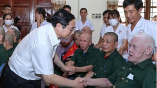 Tiếp tục chăm lo tốt đời sống người có công với cách mạng nhân dịp kỷ niệm 78 năm Ngày Thương binh - Liệt sĩ