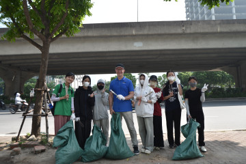 “World Cleanup Day 2025 - Ngày hội Dọn rác tại Hà Nội” thu hút hơn 300 tình nguyện viên tham gia