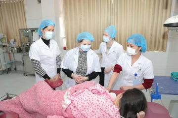 Bé sơ sinh 32 ngày tuổi thoát khỏi nguy kịch do viêm phổi RSV