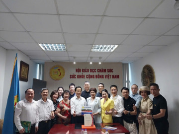 Trung ương Hội VACHE làm việc với Hiệp hội mỹ thuật Thâm Quyến (Trung Quốc)