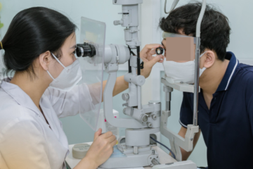 Nam thanh niên mất thị lực do dùng thuốc nhỏ mắt sai cách trong thời gian dài
