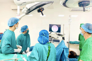 Phú Thọ: Trung tâm Y tế khu vực Phù Ninh thực hiện thành công nhiều ca phẫu thuật tán sỏi ngược dòng