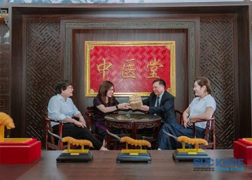 Trường Đại học Lương Thế Vinh ký kết hợp tác với Công ty Cổ phần Dược phẩm Tuệ Tĩnh