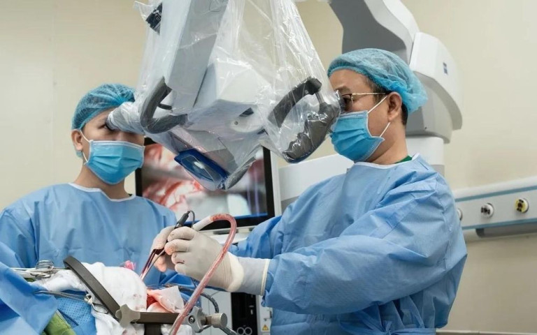 Kỳ tích y khoa: Bệnh viện tại TP. Hồ Chí Minh bóc tách khối u sọ hầu hiếm gặp