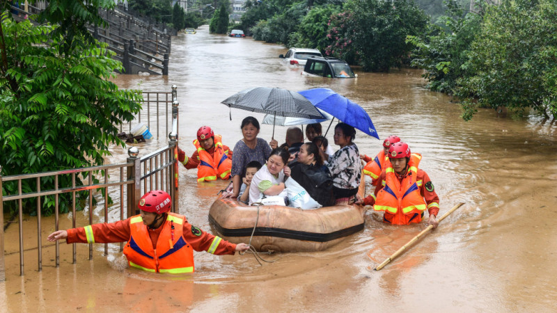 Bộ Y tế yêu cầu dồn lực cấp cứu, điều trị nạn nhân bão Bualoi