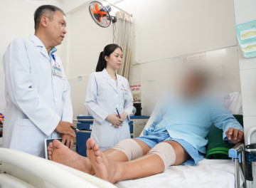 Bệnh viện Thống Nhất ứng dụng phương pháp “keo Fibrin” phẫu thuật thành công nội soi khớp gối