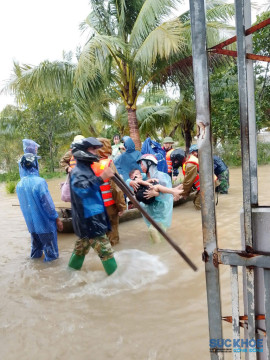 Oằn mình trong bão số 10, chính quyền và nhân dân xã Trường Văn chung sức vượt khó