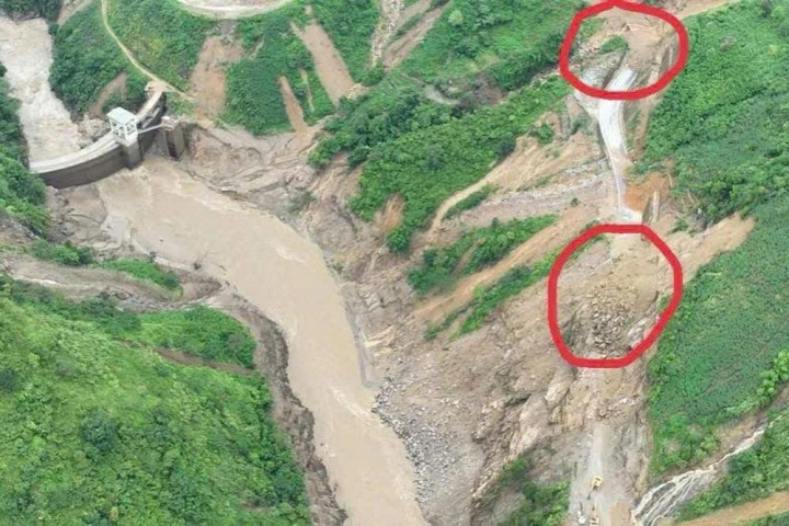 Lào Cai: Xe bán tải nghi bị vùi lấp trong sạt lở, ba người đàn ông mất tích, cứu hộ chạy đua với thời gian