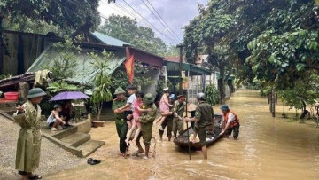 Thủ tướng chỉ đạo tập trung khắc phục nhanh hậu quả bão số 10, sớm ổn định đời sống Nhân dân