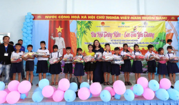 Lan tỏa yêu thương tới 129 hộ có hoàn cảnh khó khăn tại xã Nguyễn Phích, tỉnh Cà Mau