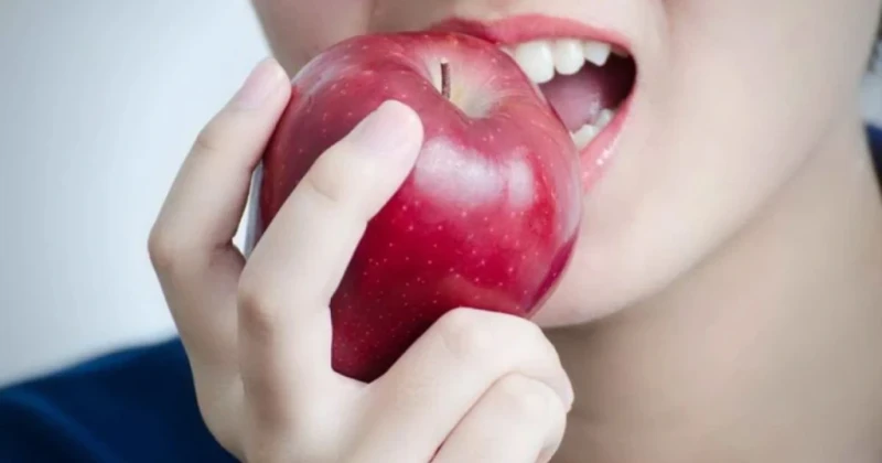 Ăn táo cả vỏ có lợi gì cho sức khỏe?