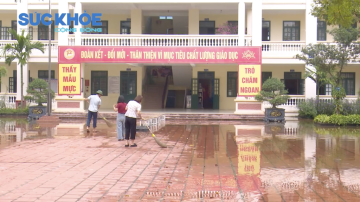 Sớm đưa học sinh vùng lũ Hà Nội quay trở lại trường học