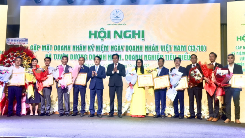 Khánh Hòa: Tôn vinh cộng đồng doanh nghiệp, doanh nhân tiêu biểu năm 2025