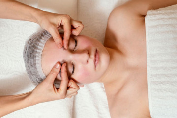 Cách massage mắt đúng cách giúp giảm nếp nhăn và thư giãn