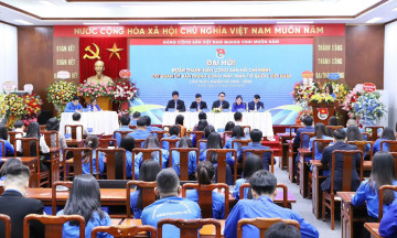 Thanh niên tiên phong trong phong trào “Bình dân học vụ số”