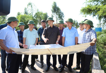 Chủ tịch UBND tỉnh Bắc Ninh: Khẩn trương xử lý dứt điểm các điểm đê xung yếu tại xã Tiên Lục và Mỹ Thái, xây dựng phương án nâng cấp trạm bơm Dương Đức