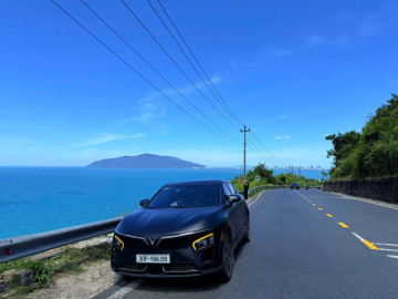 Thầy dạy lái xe bằng VinFast VF 7 chạy 55.000 km sau 9 tháng: “Tiết kiệm 150 triệu đồng/năm, học viên khen sướng hơn xe xăng”