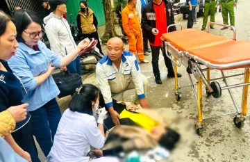 Nữ bác sĩ cứu người nơi đường phố: Khi lòng tốt trở thành sợi dây kết nối con người