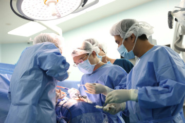 Kỳ tích 8 giờ phẫu thuật khối u nền sọ khổng lồ ở "vị trí cấm kỵ" trong não