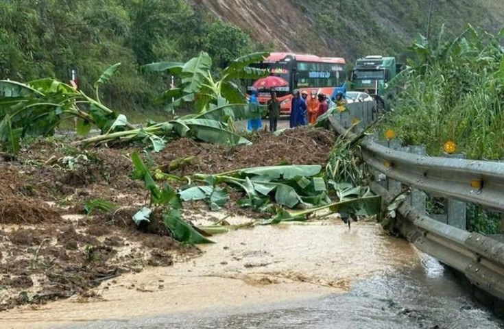 Miền Trung: Thủy điện xả lũ, hạ du lo ngập sâu