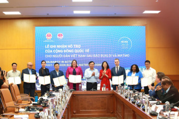 9,7 triệu USD hỗ trợ người dân vùng lũ, ấm tình sẻ chia từ bạn bè quốc tế