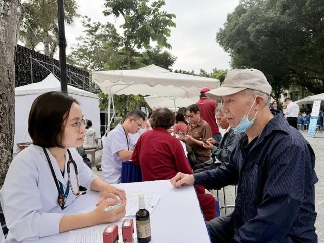 Hà Nội: Hàng nghìn người dân được khám sàng lọc đột quỵ miễn phí