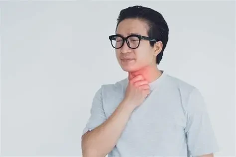 Những món không nên ăn khi bị viêm họng