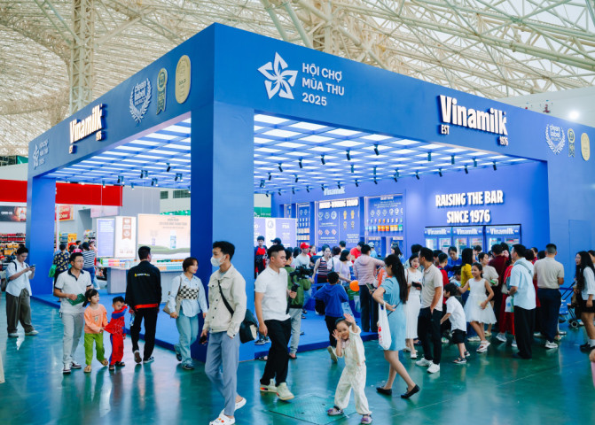 Vinamilk trình làng nhiều sản phẩm mới phục vụ người tiêu dùng tại Hội chợ Mùa Thu 2025