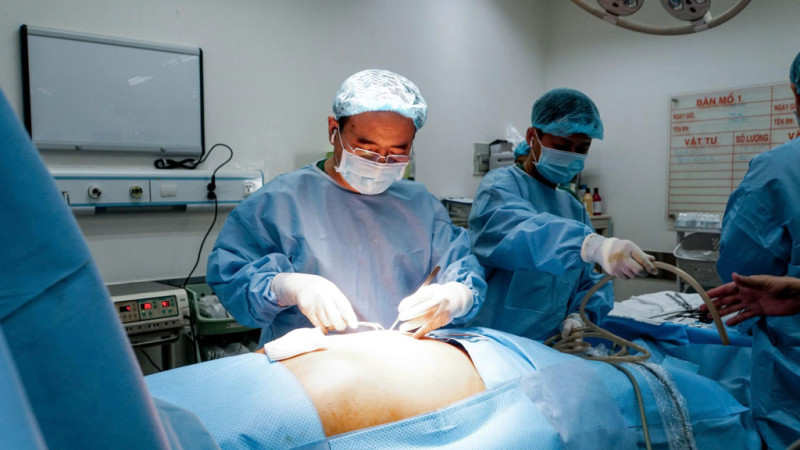 Ngỡ chỉ bị trào ngược dạ dày, đi khám phát hiện khối u bất thường