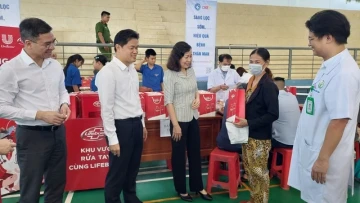 Khám sức khoẻ miễn phí cho hơn 1 nghìn người dân có hoàn cảnh khó khăn, đồng bào dân tộc thiểu số